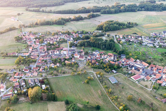 Gundershoffen dans le département Bas Rhin, France vu d'un drone