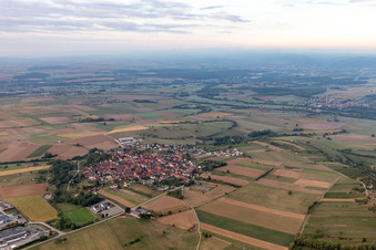 Vue oblique de Bouxwiller dans le département Bas Rhin, France