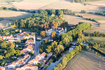 Château de Haroué à Haroué dans le département Meurthe et Moselle, France hors des airs