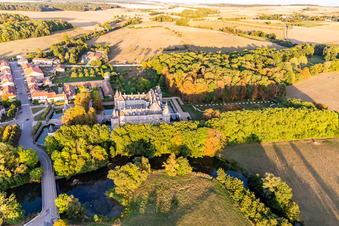 Vue d'oiseau de Château de Haroué à Haroué dans le département Meurthe et Moselle, France