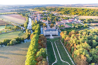 Enregistrement par drone de Château de Haroué à Haroué dans le département Meurthe et Moselle, France