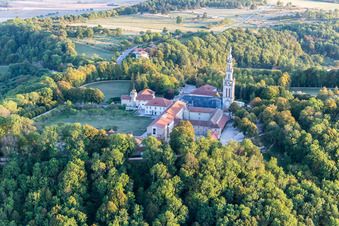 Basilique de Sion à Saxon-Sion dans le département Meurthe et Moselle, France d'en haut