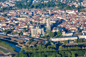 Vue aérienne de Cathédrale Saint-Étienne de Toul à Dommartin-lès-Toul dans le département Meurthe et Moselle, France