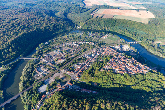 Vue aérienne de Liverdun dans le département Meurthe et Moselle, France