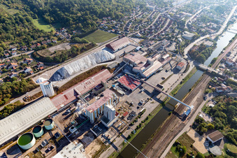 Vue aérienne de Saline de production de sel de la Société des Salins du Midi et des Salines de l'Est SA à Varangeville à Varangéville dans le département Meurthe et Moselle, France