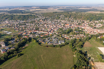 Vue aérienne de Rosières-aux-Salines à Rosières-aux-Salines dans le département Meurthe et Moselle, France