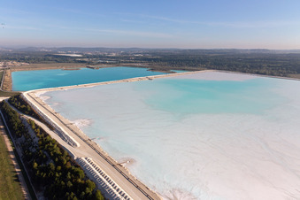 Enregistrement par drone de Marais salants à Rosières-aux-Salines dans le département Meurthe et Moselle, France