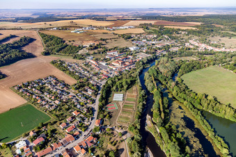 Monastère bénédictin/Prieuré bénédictin à Flavigny-sur-Moselle à Flavigny-sur-Moselle dans le département Meurthe et Moselle, France hors des airs
