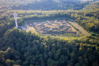 Vue aérienne de Fort de Bourlémont à Mont-lès-Neufchâteau dans le département Vosges, France