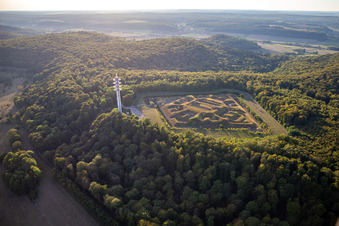 Vue aérienne de Fort de Bourlémont à Mont-lès-Neufchâteau dans le département Vosges, France