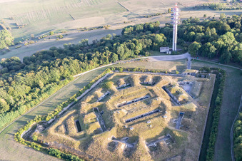 Vue oblique de Fort de Bourlémont à Mont-lès-Neufchâteau dans le département Vosges, France