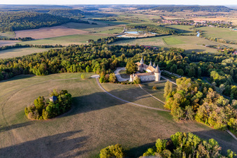 Vue aérienne de Château de Bourlémont à Frébécourt à Frebécourt dans le département Vosges, France