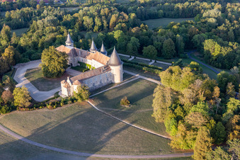 Château de Bourlémont à Frebécourt dans le département Vosges, France d'en haut