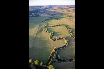 Vue aérienne de La Meuse à Coussey dans le département Vosges, France