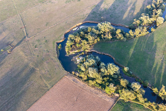 Vue aérienne de La Meuse à Maxey-sur-Meuse dans le département Vosges, France