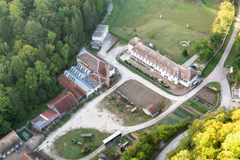 Vue aérienne de Au Moulin de La Frézelle à Rollainville dans le département Vosges, France
