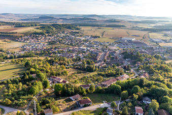 Châtenois dans le département Vosges, France vue d'en haut