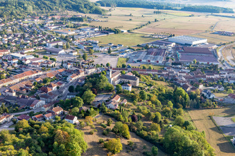 Châtenois dans le département Vosges, France depuis l'avion