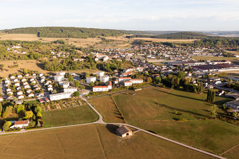 Châtenois dans le département Vosges, France vue du ciel