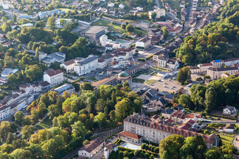 Vue aérienne de Casino de Contrexéville à Contrexéville dans le département Vosges, France