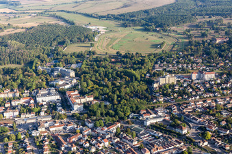 Vue aérienne de Cours d'équitation à Vittel dans le département Vosges, France