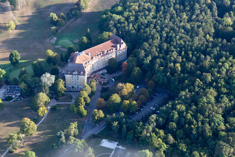 Vue aérienne de Club Med Vittel Ermitage à Vittel dans le département Vosges, France