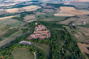 Vue aérienne de Vaudémont dans le département Meurthe et Moselle, France