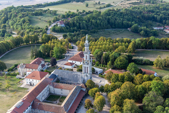 Basilique de Sion à Saxon-Sion dans le département Meurthe et Moselle, France d'en haut