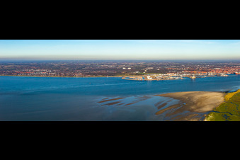 Vue aérienne de Surface de l'eau sur la côte de la mer du Nord avec la plage de Sædding à Esbjerg dans le département Syddanmark, Danemark