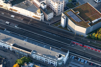Vue aérienne de Parking de la gare à le quartier Ludwigsburg-Mitte in Ludwigsburg dans le département Bade-Wurtemberg, Allemagne