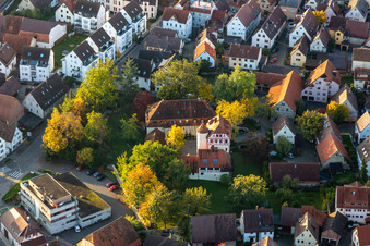 Vue aérienne de Château Münchingen à le quartier Münchingen in Korntal-Münchingen dans le département Bade-Wurtemberg, Allemagne