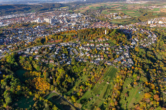 Vue aérienne de Villas dans le quartier résidentiel de la Stuttgarter Straße sur les pentes d'Engelberg dans le quartier d'Eltingen à Leonberg dans le département Bade-Wurtemberg, Allemagne