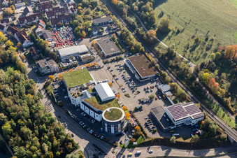 Vue aérienne de Zone industrielle et implantation d'entreprise cimenterie à Nürtingen dans le département Bade-Wurtemberg, Allemagne