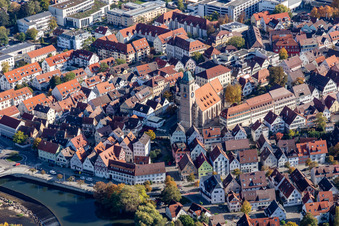 Vue aérienne de Quartier de la vieille ville et centre-ville à Nürtingen dans le département Bade-Wurtemberg, Allemagne