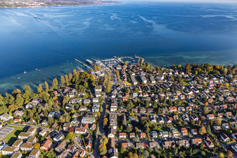 Photographie aérienne de Terminal de ferry Konstanz-Meersburg dans le quartier de Staad à le quartier Allmannsdorf in Konstanz dans le département Bade-Wurtemberg, Allemagne