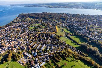 Vue aérienne de Zones riveraines du lac Hörnle sur le lac de Constance dans le district de Staad à le quartier Allmannsdorf in Konstanz dans le département Bade-Wurtemberg, Allemagne