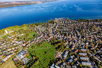 Zones riveraines du lac de Constance à le quartier Allmannsdorf in Konstanz dans le département Bade-Wurtemberg, Allemagne hors des airs