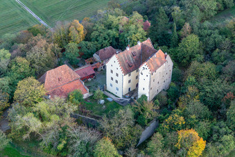 Photographie aérienne de Complexe du château de Klingenberg sur les rives du Main à Wipfeld dans le département Bavière, Allemagne