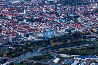 Vue aérienne de Maison SKF sur la Main à Schweinfurt dans le département Bavière, Allemagne