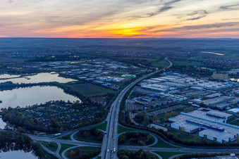 Vue aérienne de Sortie 1 centre de l'autoroute A70 à Schweinfurt dans le département Bavière, Allemagne