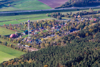 Base de loisirs - Parc d'attractions Freizeit-Land Geiselwind à Geiselwind dans le département Bavière, Allemagne vue du ciel
