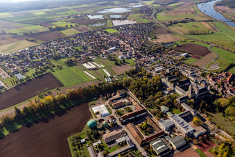 Photographie aérienne de Abbaye de Münsterschwarzach à le quartier Stadtschwarzach in Schwarzach am Main dans le département Bavière, Allemagne