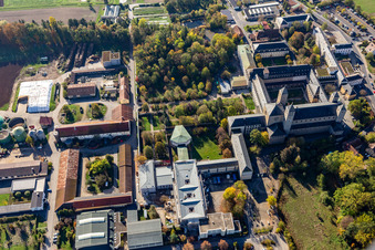 Photographie aérienne de Abbaye de Münsterschwarzach à le quartier Stadtschwarzach in Schwarzach am Main dans le département Bavière, Allemagne