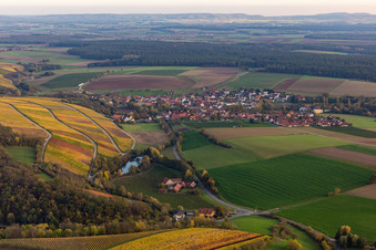 Vue aérienne de Vignobles Obervolkach à le quartier Obervolkach in Volkach dans le département Bavière, Allemagne