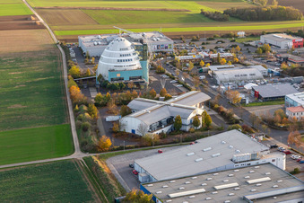 Vue aérienne de Cineworld Cineplex dans le Mainfrankenpark Neuhof à Dettelbach dans le département Bavière, Allemagne