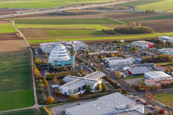 Vue aérienne de Cineworld Cineplex dans le Mainfrankenpark Neuhof à Dettelbach dans le département Bavière, Allemagne