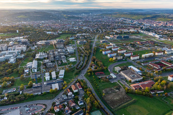 Vue aérienne de Université Julius-Maximilians, Institut d'informatique à le quartier Frauenland in Würzburg dans le département Bavière, Allemagne