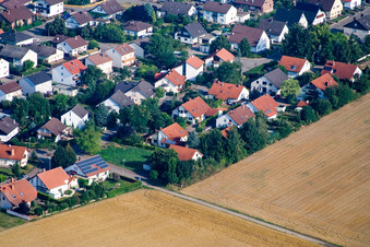Vue aérienne de Klingbachstraße depuis le sud à Steinweiler dans le département Rhénanie-Palatinat, Allemagne