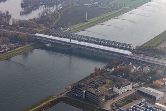 Vue aérienne de Chantier de construction du pont B10 sur le Rhin à le quartier Maximiliansau in Wörth am Rhein dans le département Rhénanie-Palatinat, Allemagne