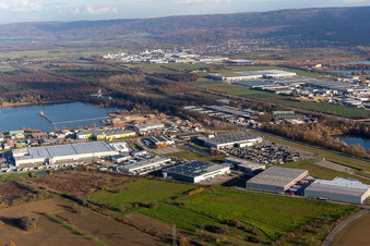 Vue aérienne de Zone industrielle sur Muggensturmer Landstr à Muggensturm dans le département Bade-Wurtemberg, Allemagne